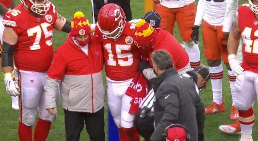 6004bd536849e Patrick Mahomes conmoción