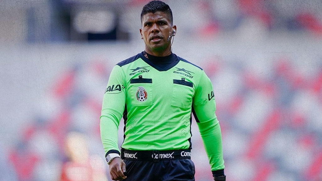 Adalid maganda, árbitro