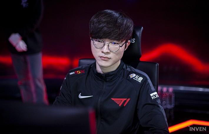 League of Legends: Faker nos enseña como hacer peel a un adc