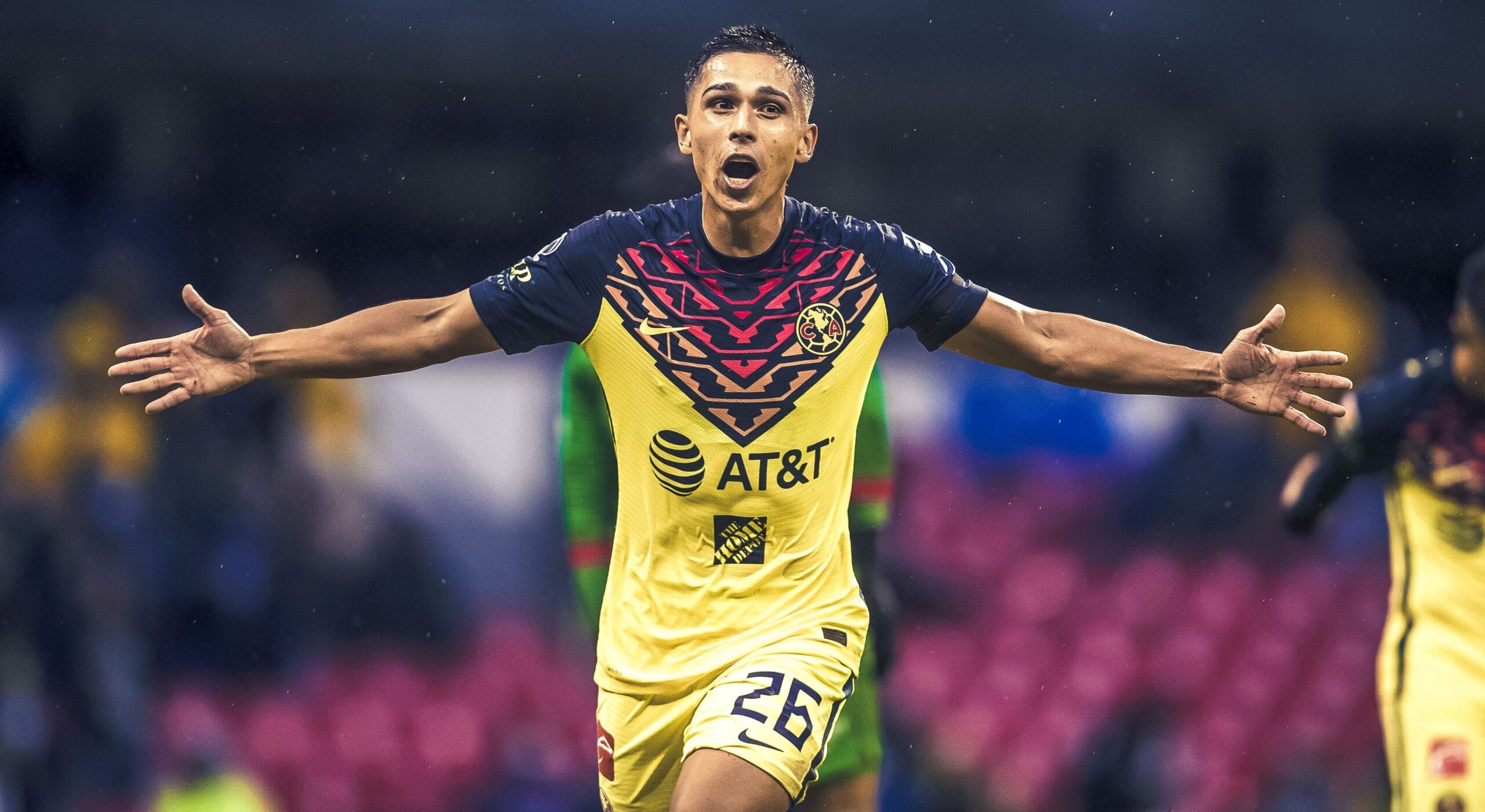 América sufre, pero saca su primera victoria del Grita México