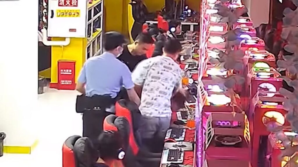 League of Legends: Jugador Challenger arrestado en un Cibercafé
