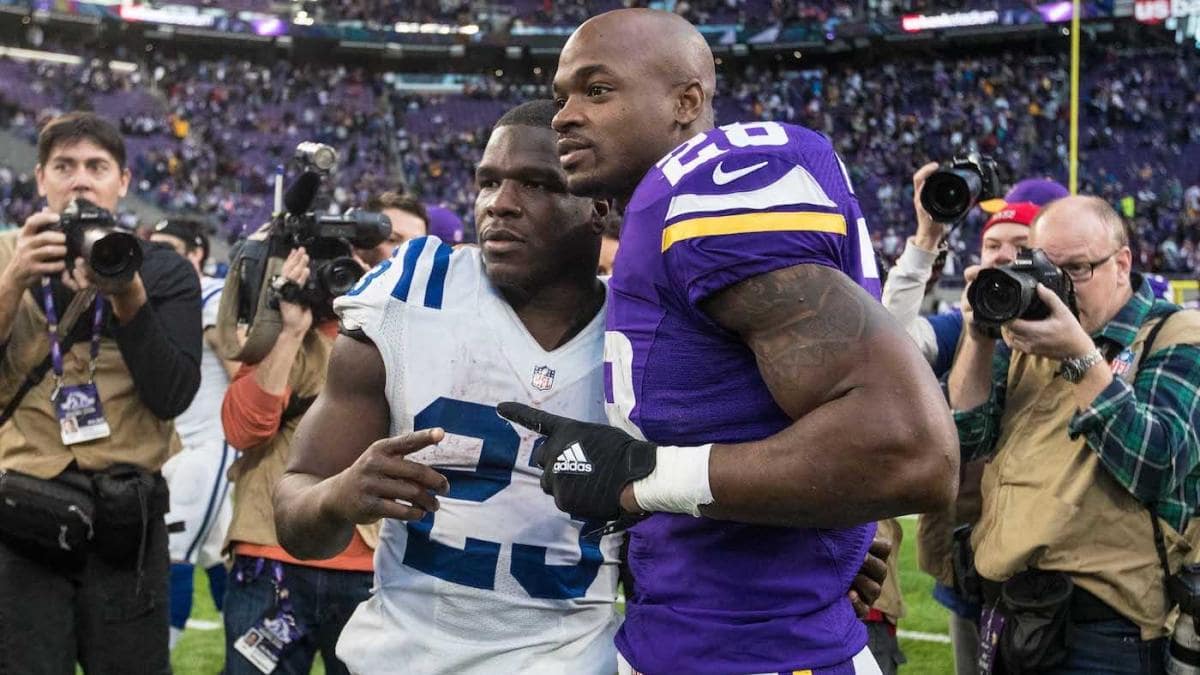 ap-min Adrian Peterson y Frank Gore