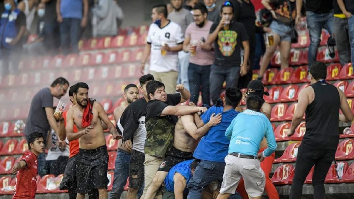FNOBfxAVgAAfbwv Violencia futbol Liga MX