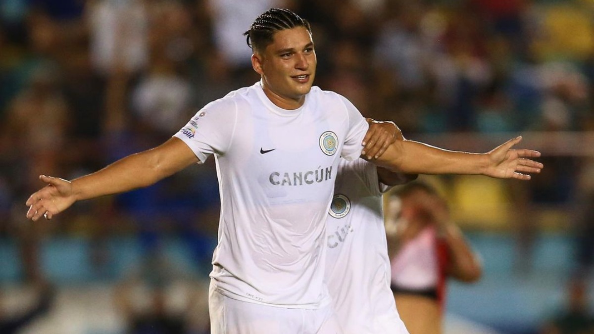 PicsArt_04-11-03.57.25