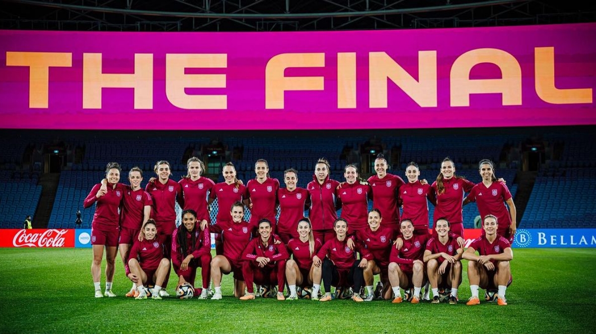 Picsart_23-08-20_01-20-27-375