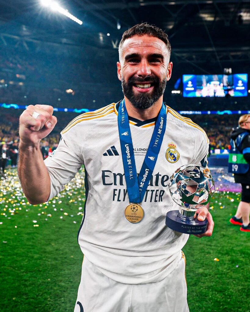 Carvajal, autor del primer gol en la final ante el Borussia Dortmund, celebrando un nuevo título de Champions League.
