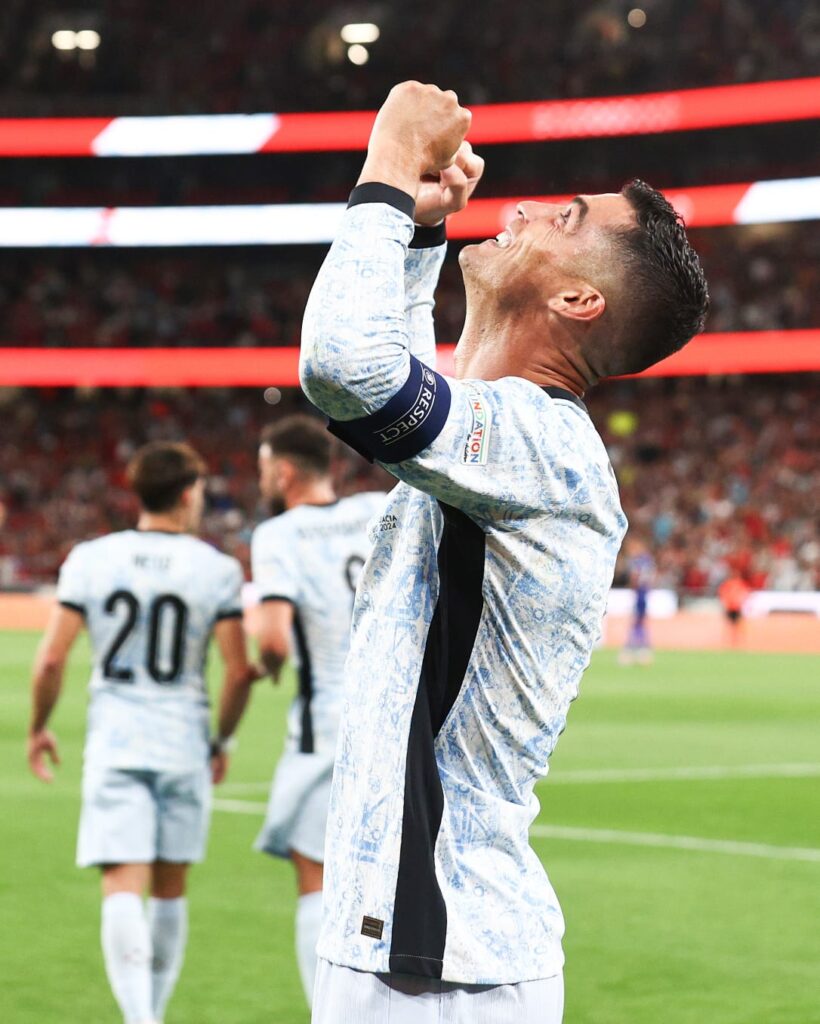 CR7 festejando su gol 900 con su país.