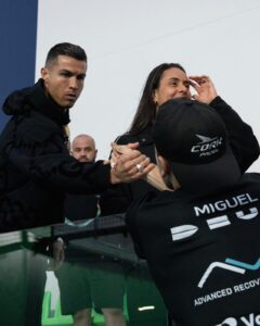 Ronaldo con Sofía Araujo y Miguel Deus, jugador portugués