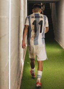 Camino a la gloria, Thiago Almada