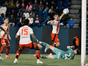 Nacho Fernandez la picó y Driussi la empujó