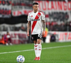 Kevin Castaño, ejecutor de pelotas paradas