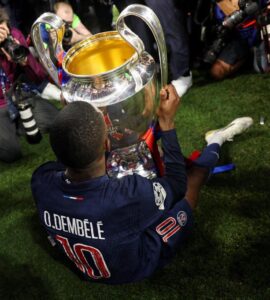 Ousmane Dembélé con la UEFA Champions League