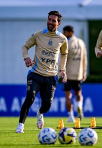 Messi entrenando con la Selección Argentina