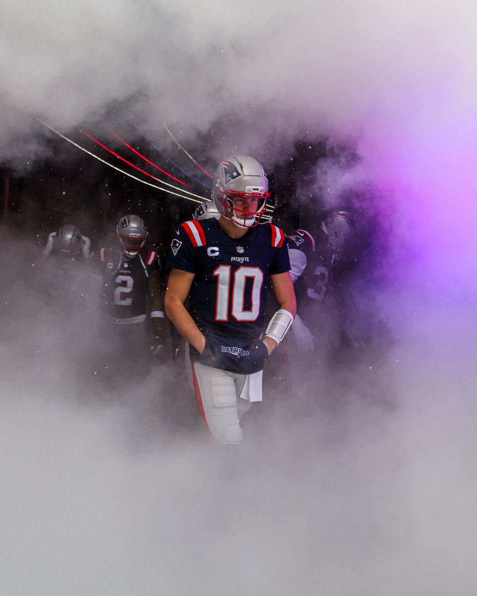 Drake Maye rompe récords de Tom Brady apenas en su segunda temporada como profesional