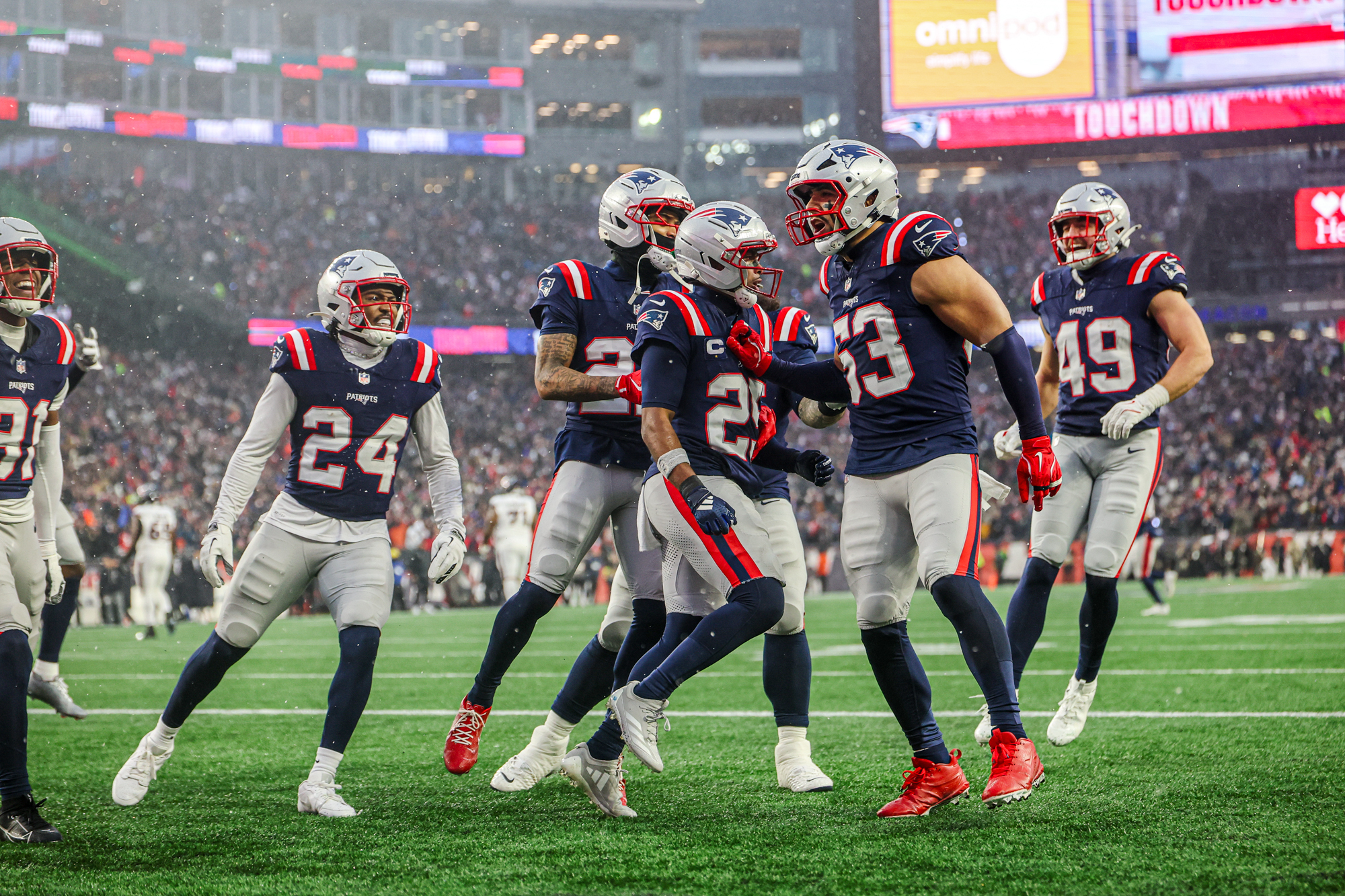 La defensa de los Patriots interceptaron 4 veces a C.J. Stroud y forzaron un balón en la victoria ante los Texans