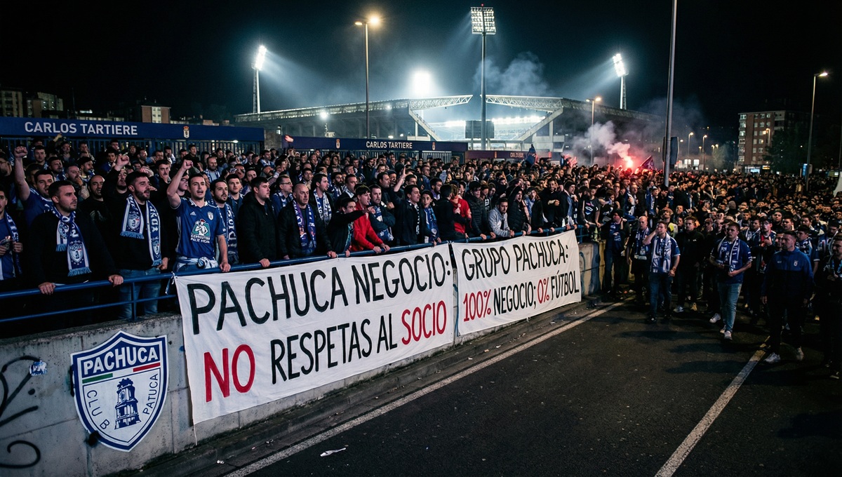 Afición del Oviedo protesta contra Grupo Pachuca