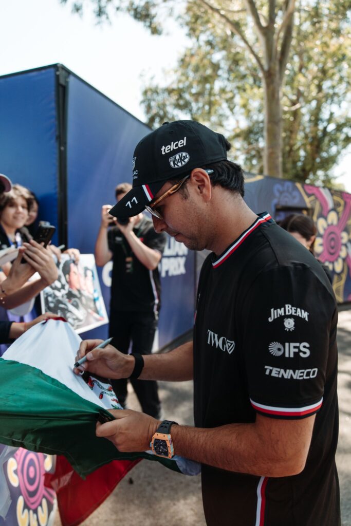 Checo Pérez regresó a la F1 2026 tras un año de ausencia