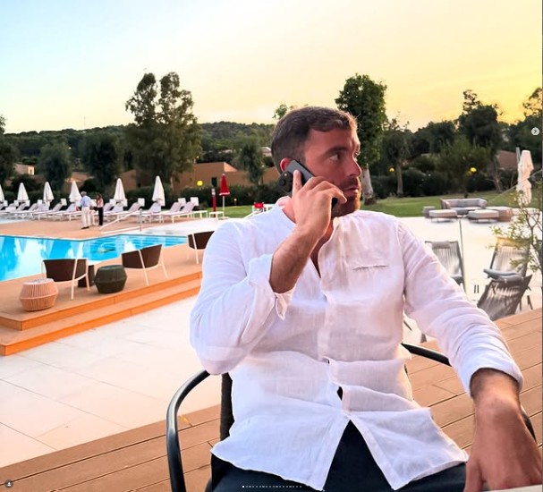 Fabrizio Romano es señalado de cobrar para promover el deporte de ligas de países con regímenes autoritarios