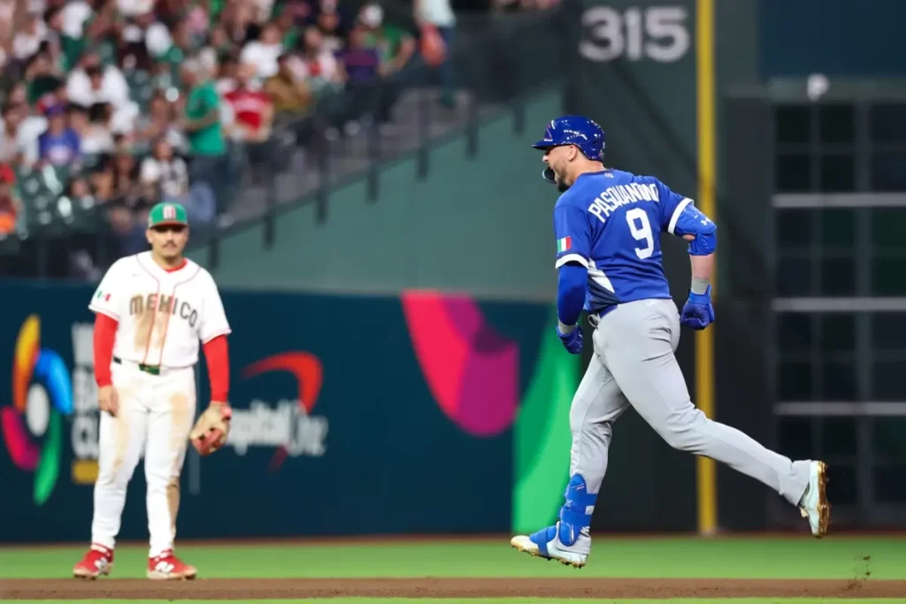 Italia venció a México y pasó a los cuartos de final con marca invicta de 4-0