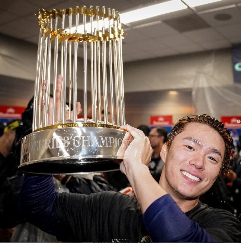 Yoshinobu Yamamoto es el as del pitcheo de Japón