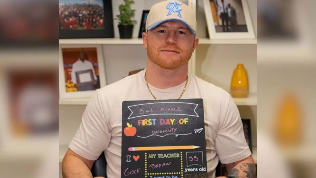 Canelo Álvarez estudia universidad en San Diego