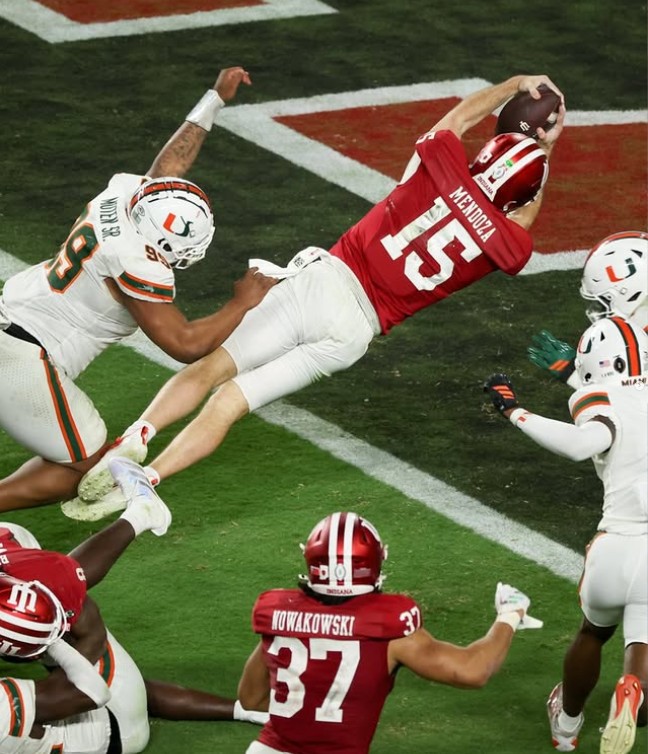 Fernando Mendoza es campeón de la NCAA con Indiana.