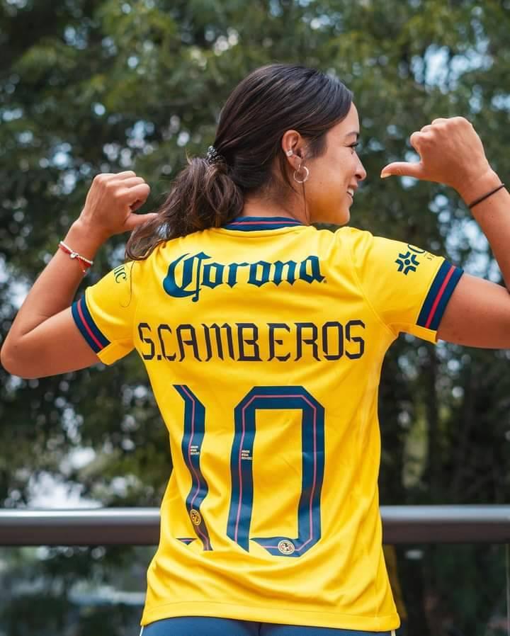Scarlett Camberos tuvo que salir de México, afectada por un grave caso de acoso cibernético