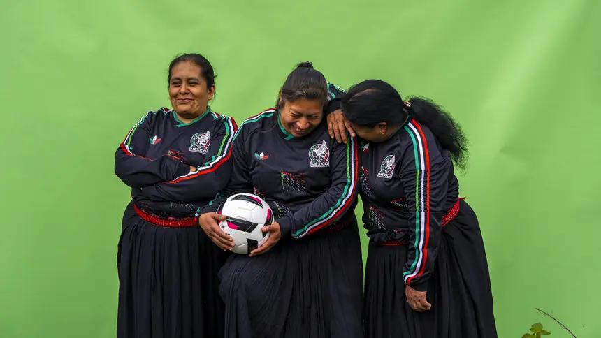 Adidas explotó a artesanas de Naupa, Puebla con una edición especial de poco más de 2 mil piezas bordadas