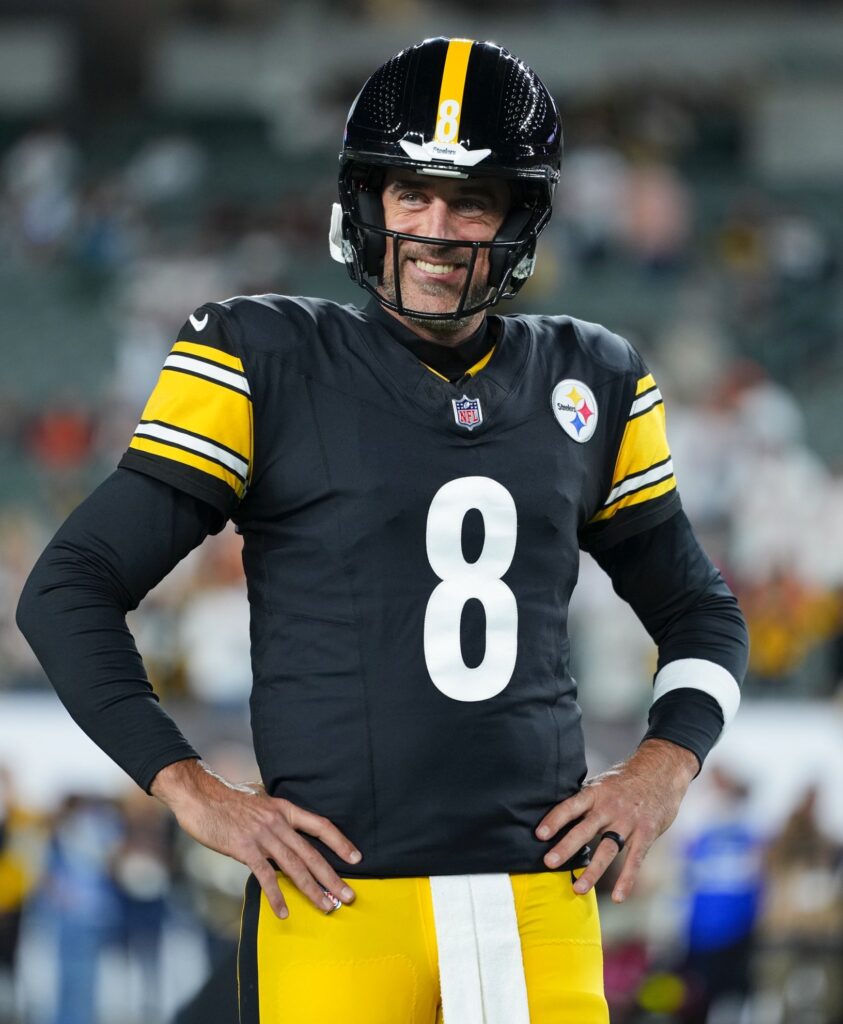 En 2025, Aaron Rodgers metió a los Steelers a los playoffs como sorpresivos campeones divisionales de la AFC North con marca de 10-7