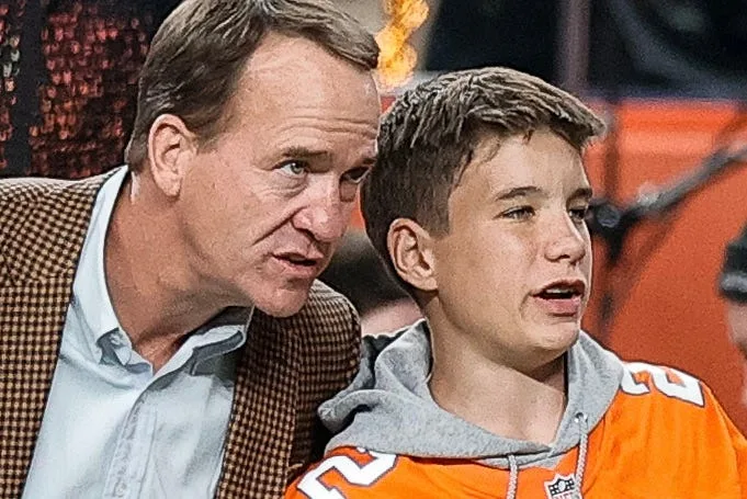 Marshall Manning actualmente tiene 14 años y juega en la preparatoria Baylor School de Tennessee
