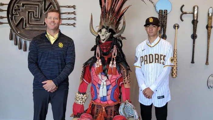 Humberto Cruz prospecto de los Padres jugaba en ligas menores en Arizona