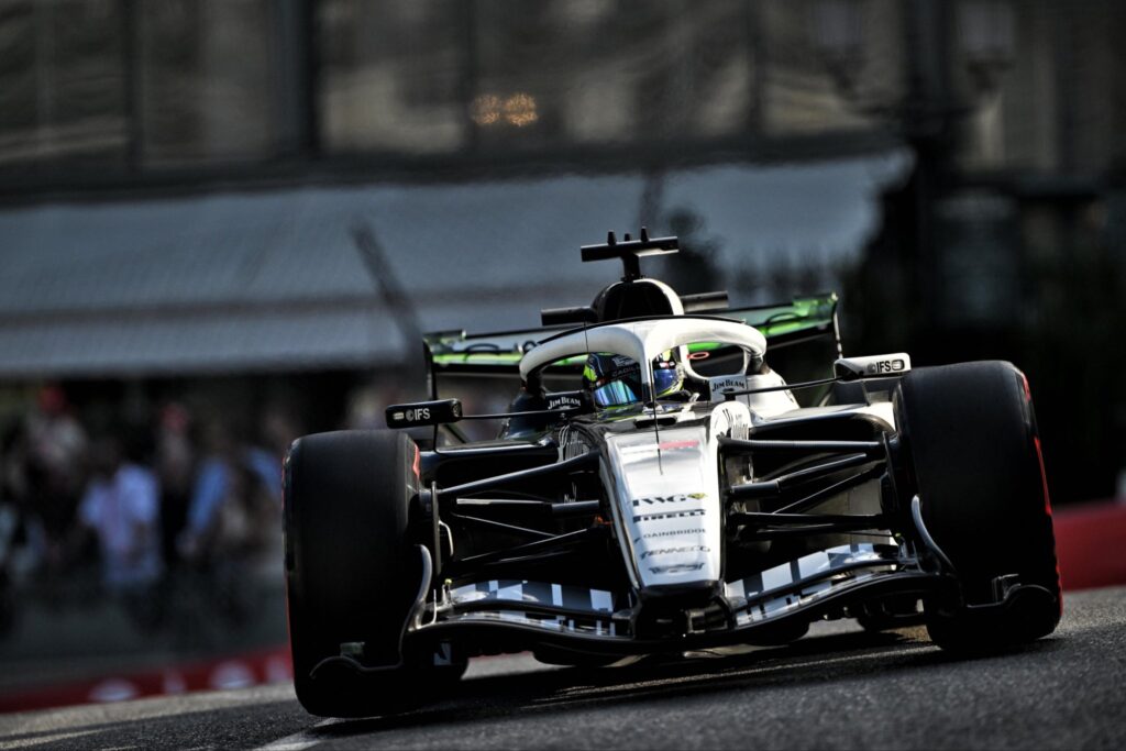 Checo Pérez tuvo la mejor temporada para Cadillac en lo que va del año, pero no pudo sumar en Mónaco por una penalización