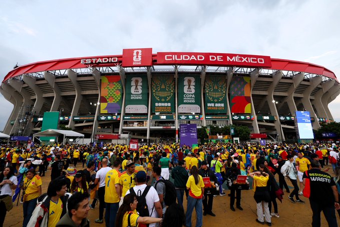 La afición colombiana invadió la Ciudad de México para cerrar la primera jornada de actividad del Mundial 2026