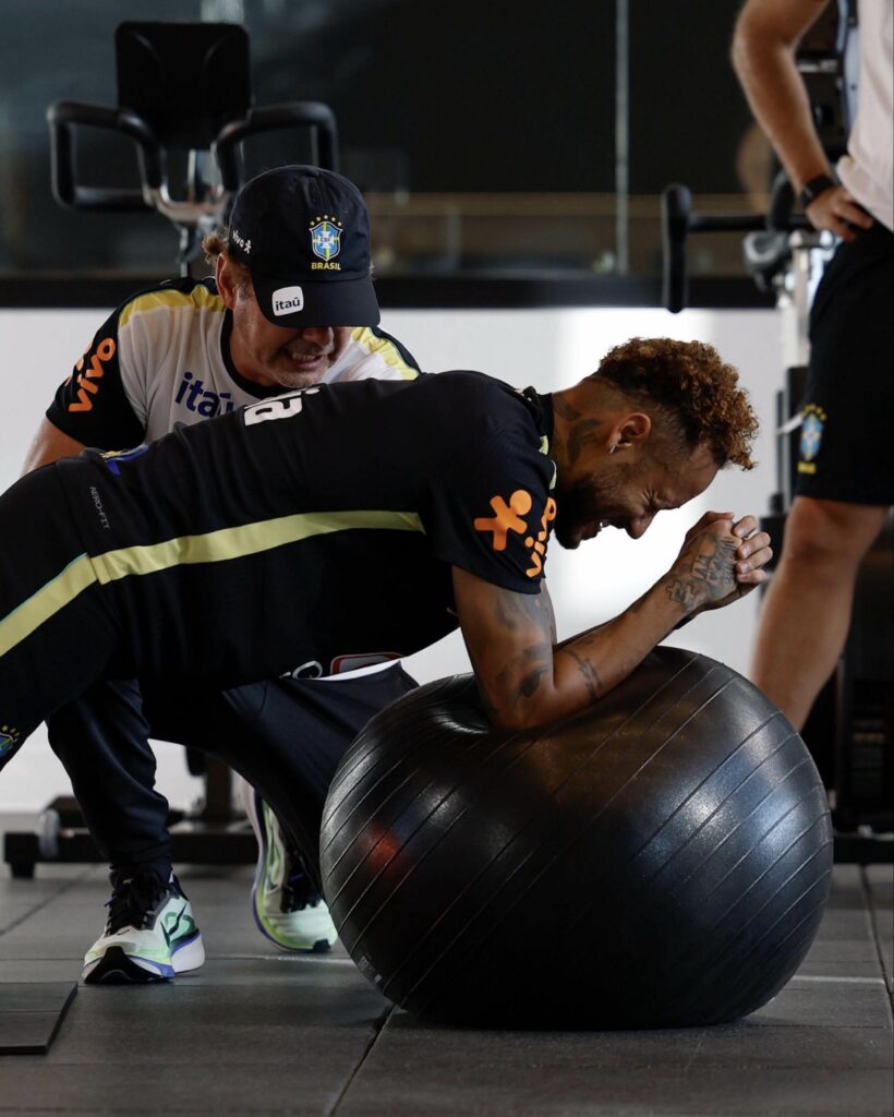 Neymar fue convocado pero sigue su rehabilitación para estar listo para el arranque del Mundial