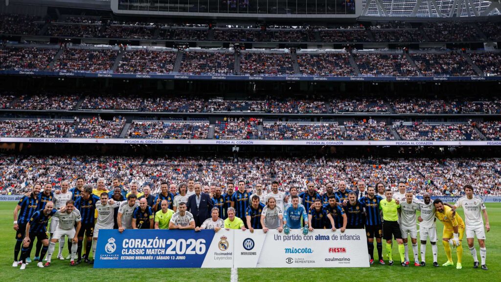 Real Madrid festejó la renovación de Florentino Pérez con un partido de leyendas en el Santiago Bernabéu ante el Inter de Milán