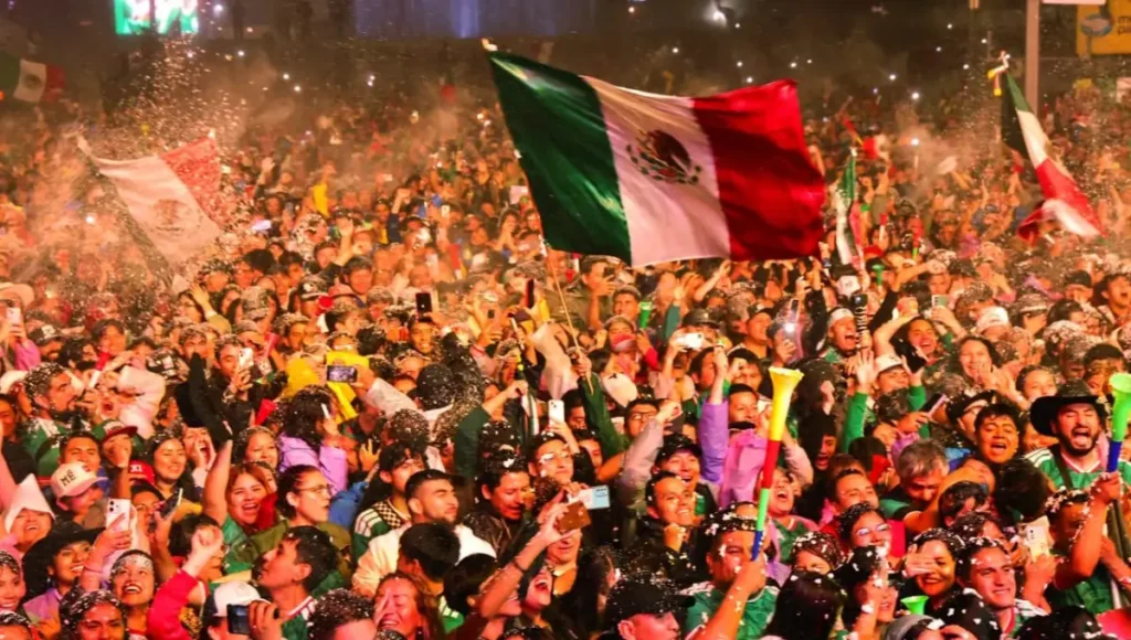 Las autoridades estiman alrededor de 1 millón de personas festejando en el Paseo de la Reforma tras la victoria ante Ecuador