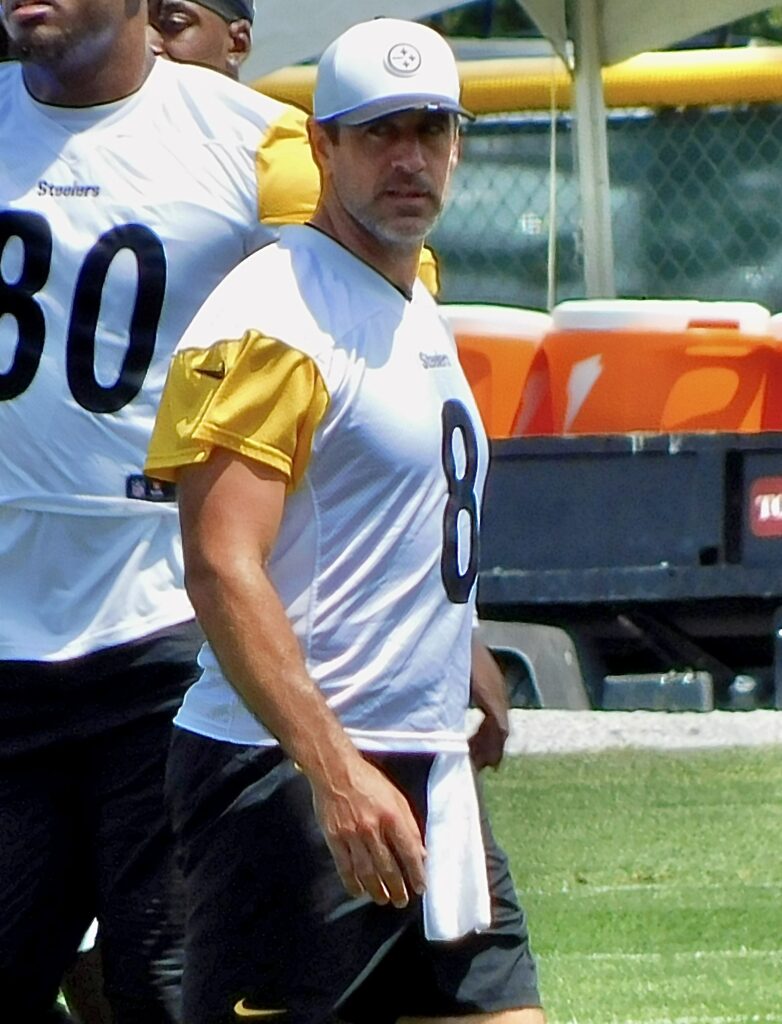 Aaron Rodgers se prepara para su temporada 21 como profesional y segundacon los Steelers, antes de despedirse de la NFL