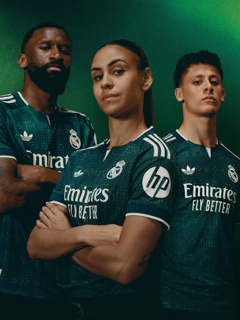 La nueva equipación será utilizada por los equipos varonil y femenino de futbol, así como el de basquetbol en la Euroliga