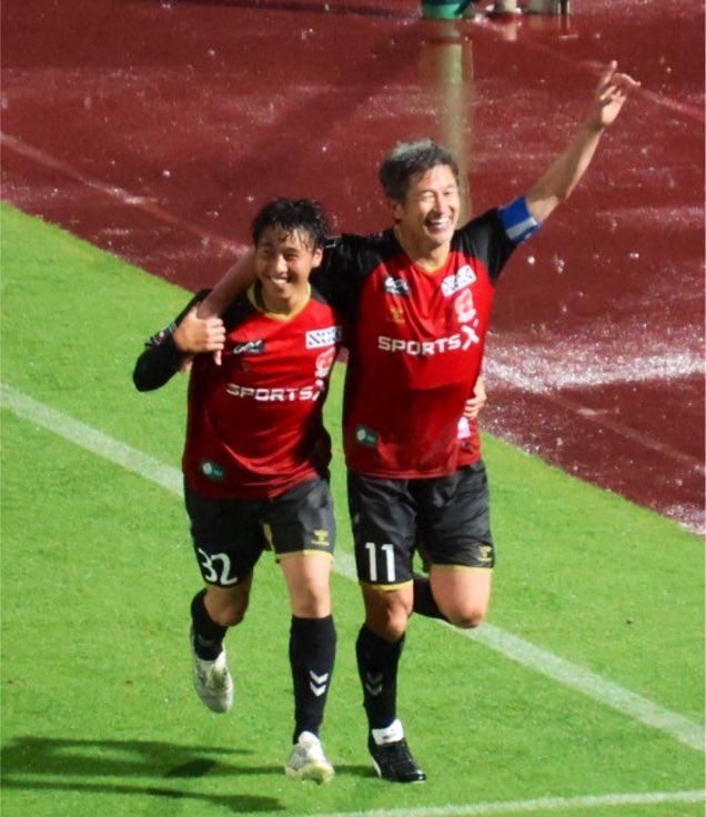 Miura ahora juega con el Fukushima United en el futbol de Japón