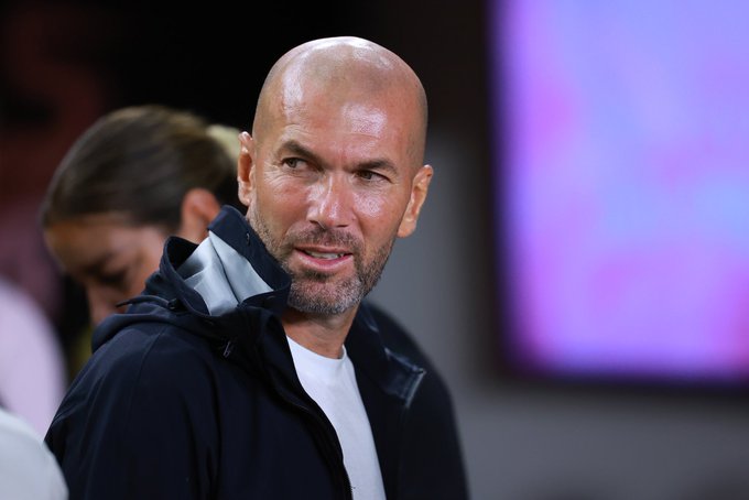 Zinedine Zidane se prepara para asumir la dirección técnica de Francia, una vez que concluya el Mundial