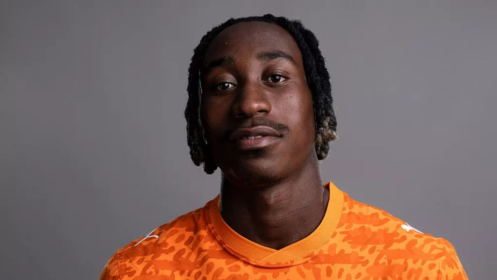 El Real Madrid confirmó la contratación del marfileño Yan Diomandé con un contrato hasta 2033