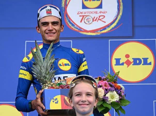 Isaac del Toro se convirtió en el primer latino en ganar la Vuelta a Alemania
