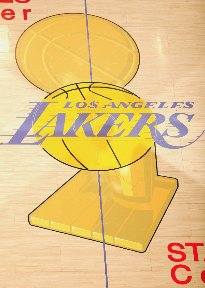Los Lakers han cambiado de dueños en dos ocasiones en los últimos 14 meses