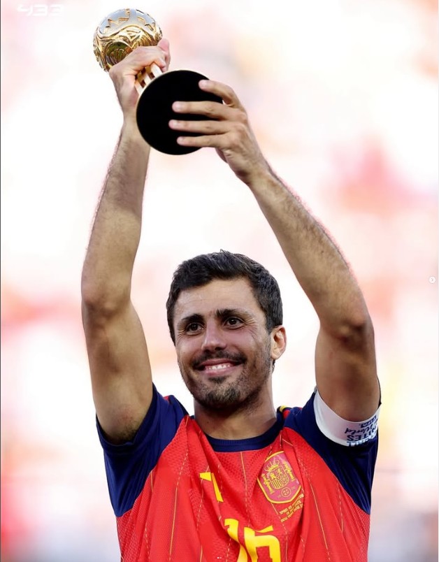 Rodri ganó el Balón de Oro del Mundial 2026 como capit´á de la Selección de España
