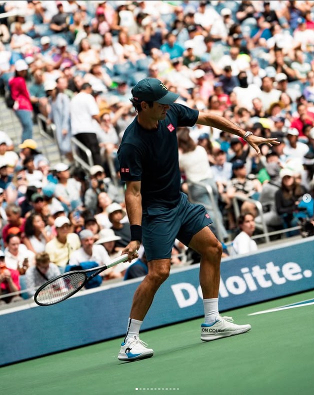 Roger Federer participó en una noche de exhibición en Nueva York, luego de su retiro del tenis en 2022
