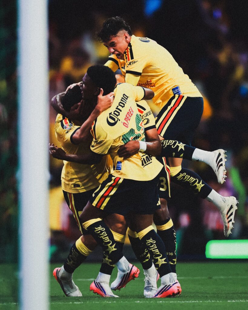 América vino de atrás ante Chivas y estuvo a punto de quedarse con el Clásico Nacional tras ir abajo 0-2 al medio tiempo