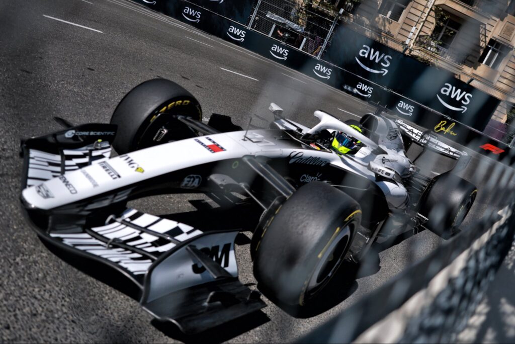 Checo tuvo una de sus mejores carreras de la temporada en Azerbaiyán, pero sigue sin sumar puntos en la temporada