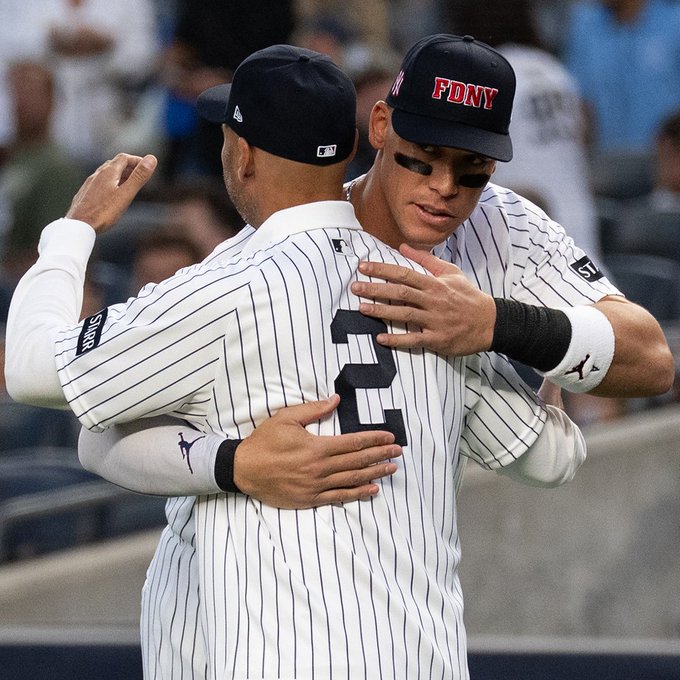 El capitán de los Yankees en 2001, Derek Jeter estuvo presente este viernes en Yankee Stadium durante la conmemoración del aniversario del 11-S
