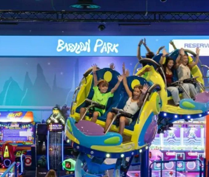 El plan consiste en crear un pequeño parque de atracciones familiar cubierto dentro del proyecto Spotify Camp Nou