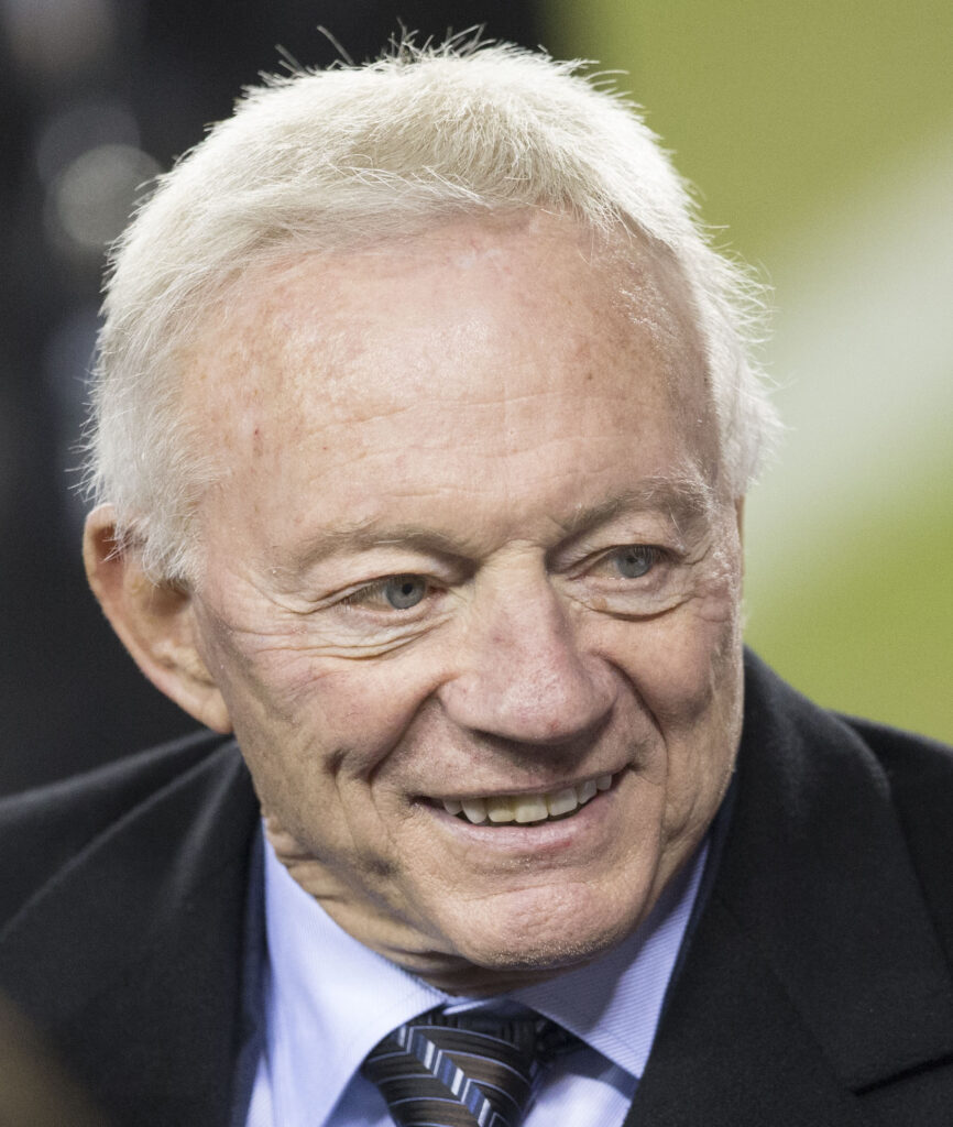 Jerry Jones es un magnate petrolero y "su juguete" es la franquicia más cara del mundo